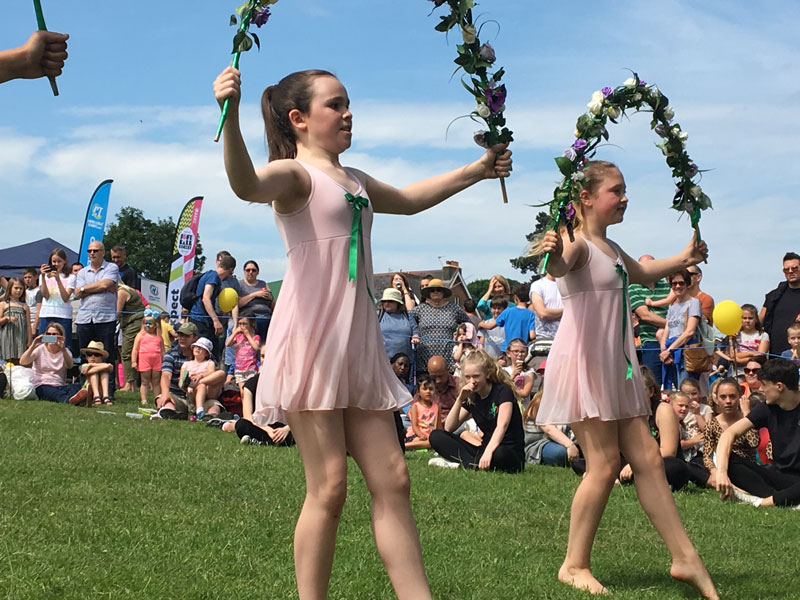 Ballet performance in Lowndes Park for Chesham Carnival